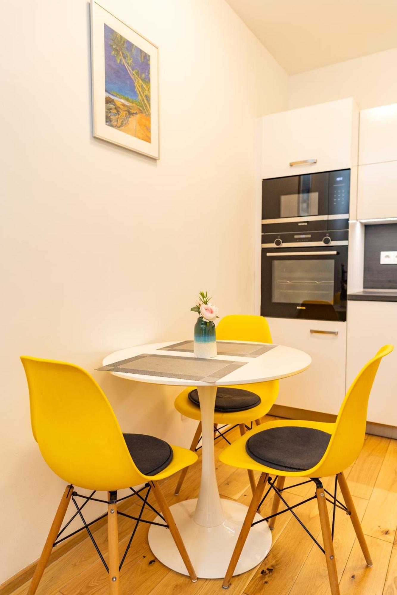 Lovely Apartment, Free Parking 1,55 Hight Apartment Prag